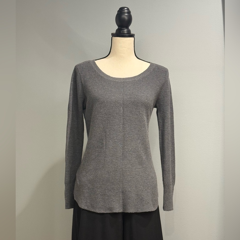 American Eagle Grey Ribbed Knit Sweater M Excellent Condition Soft Lightweight